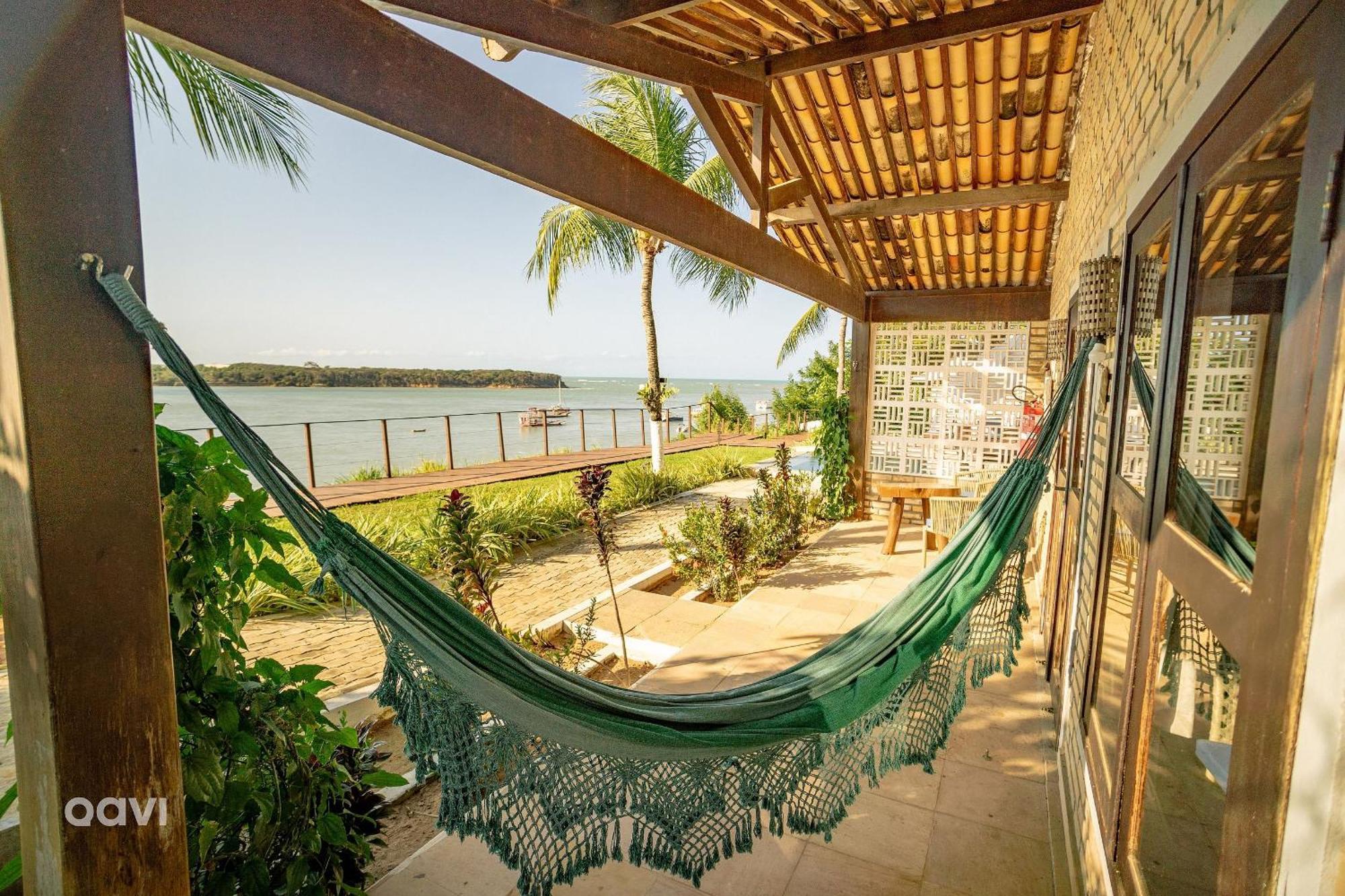 Qavi - Lagoa View Guest house *
